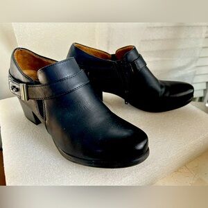 Natural Soul Boots Women's Size 8M Black Karmic Ankle Booties Leather Zipper